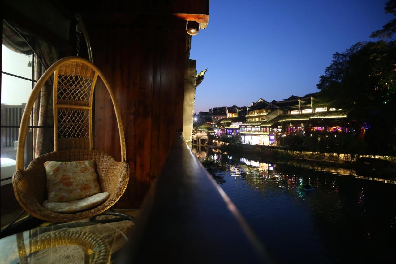 Lqj Riverside Guest House Fenghuang Εξωτερικό φωτογραφία