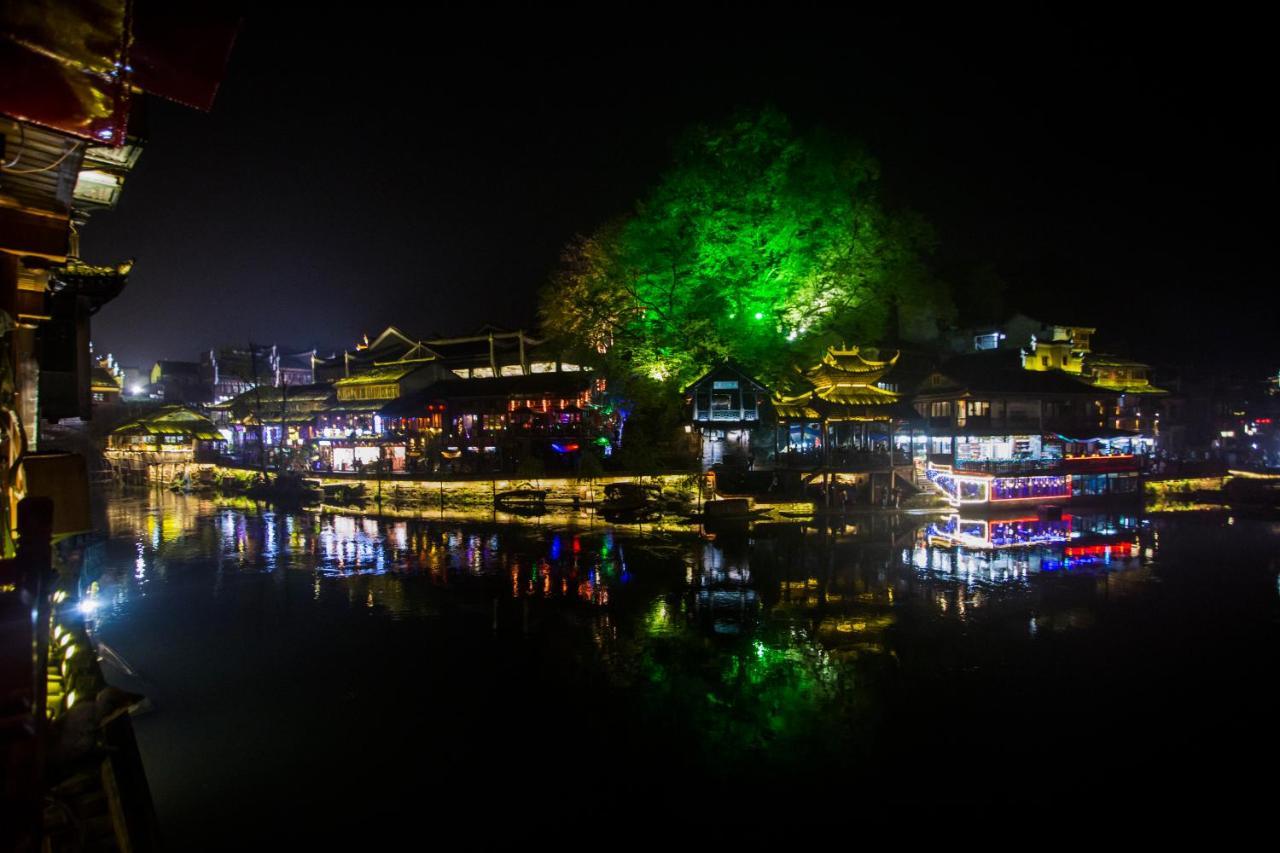 Lqj Riverside Guest House Fenghuang Εξωτερικό φωτογραφία