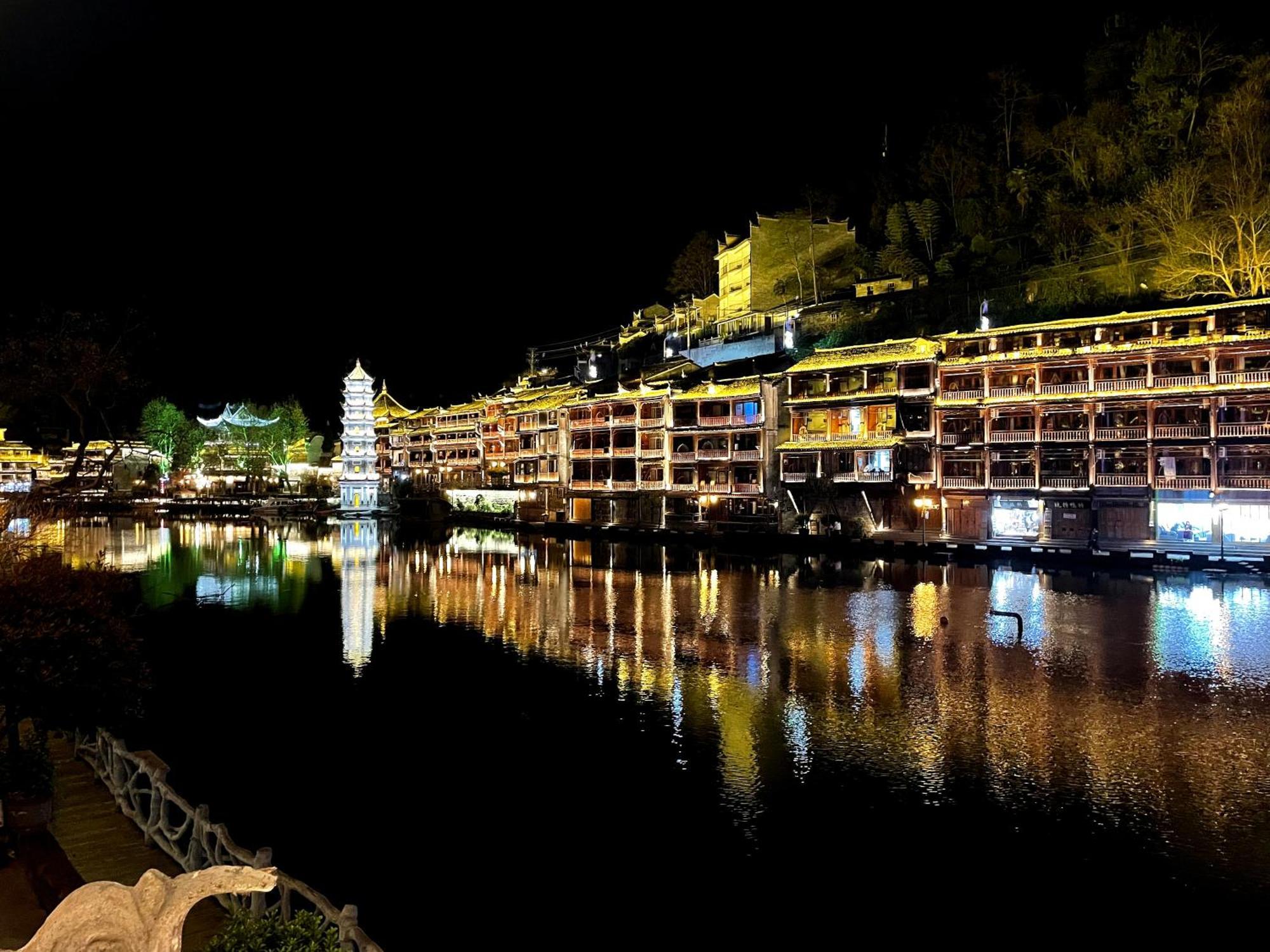 Lqj Riverside Guest House Fenghuang Εξωτερικό φωτογραφία