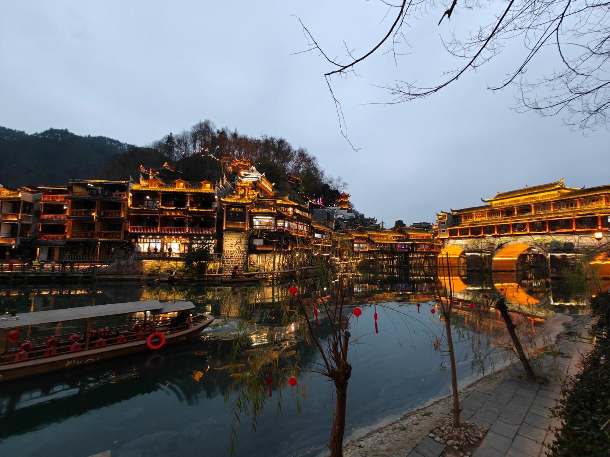 Lqj Riverside Guest House Fenghuang Εξωτερικό φωτογραφία