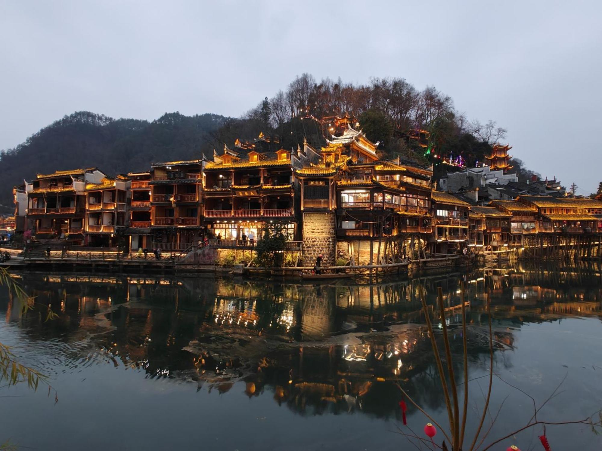 Lqj Riverside Guest House Fenghuang Εξωτερικό φωτογραφία
