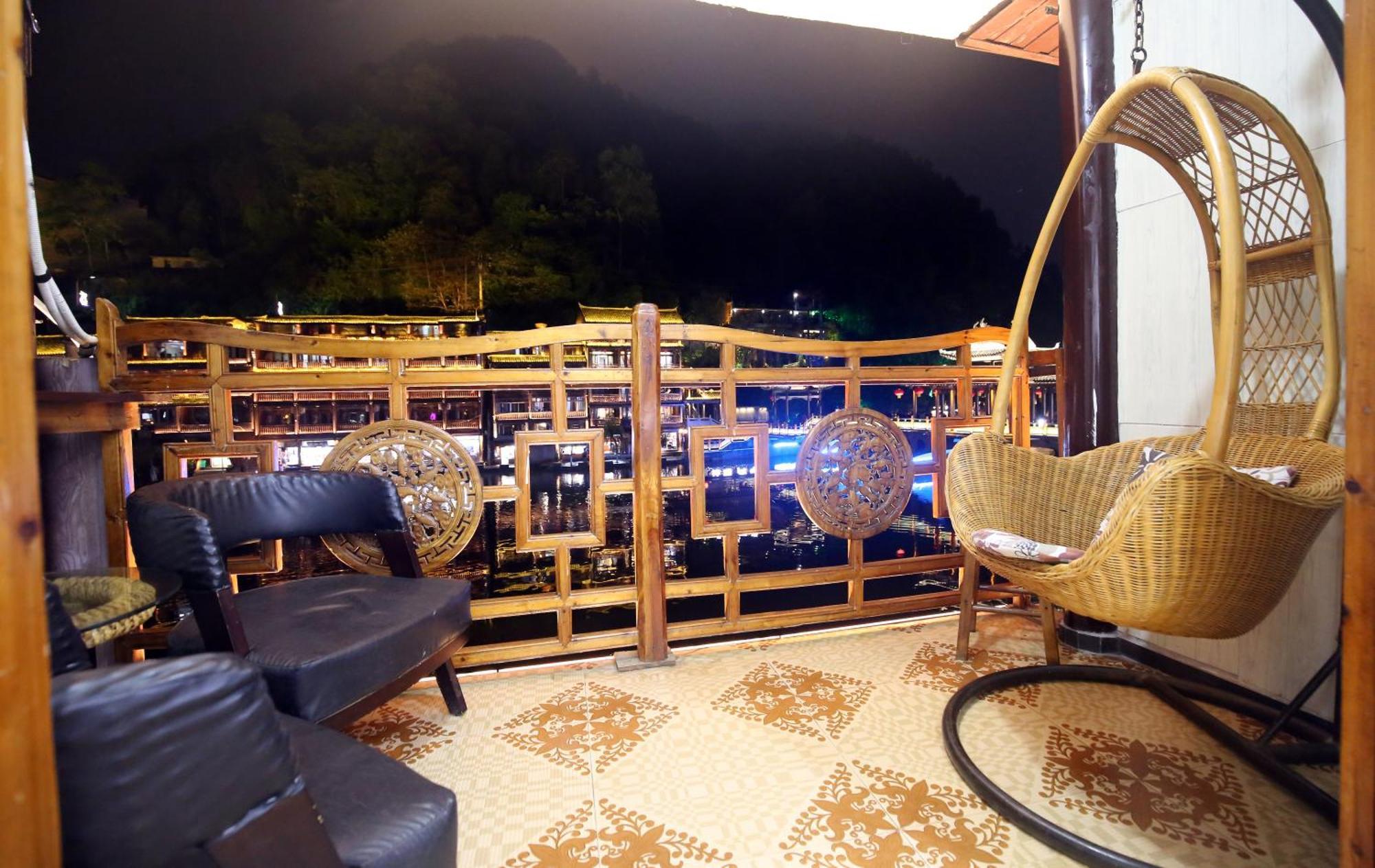 Lqj Riverside Guest House Fenghuang Εξωτερικό φωτογραφία